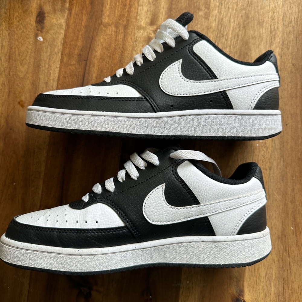NIKE Court Vision Low Sneaker - Picture 6 of 8
